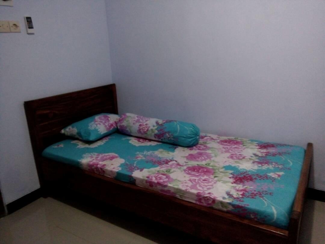 Rembulan Guest House Jombang Kültér fotó